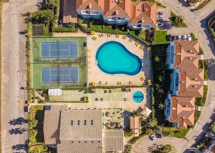 Apartament T2 Oasis Parque, Piscinas, Jacuzzi E Tenis!