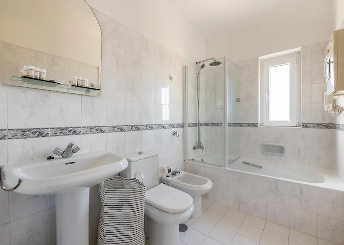 T2 Oasis Parque, Piscinas, Jacuzzi E Tenis! Portimão